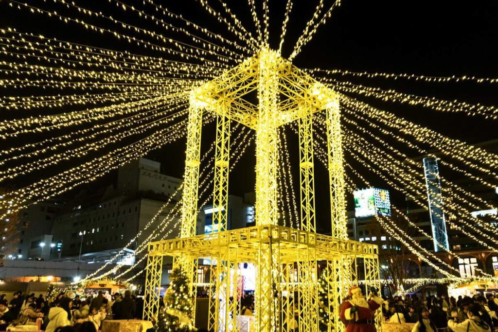 Elaborate illumination display with yellow lights.