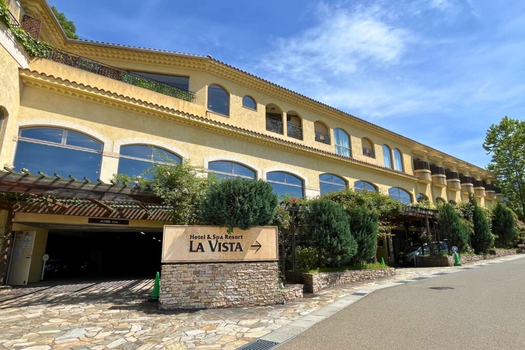 The front building of La Vista Fujikawaguchiko Hotel.